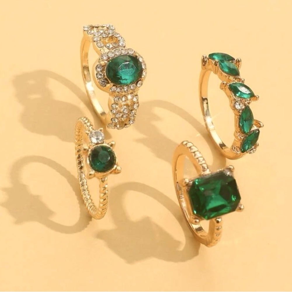 Bundle of rhinestones emerald rings